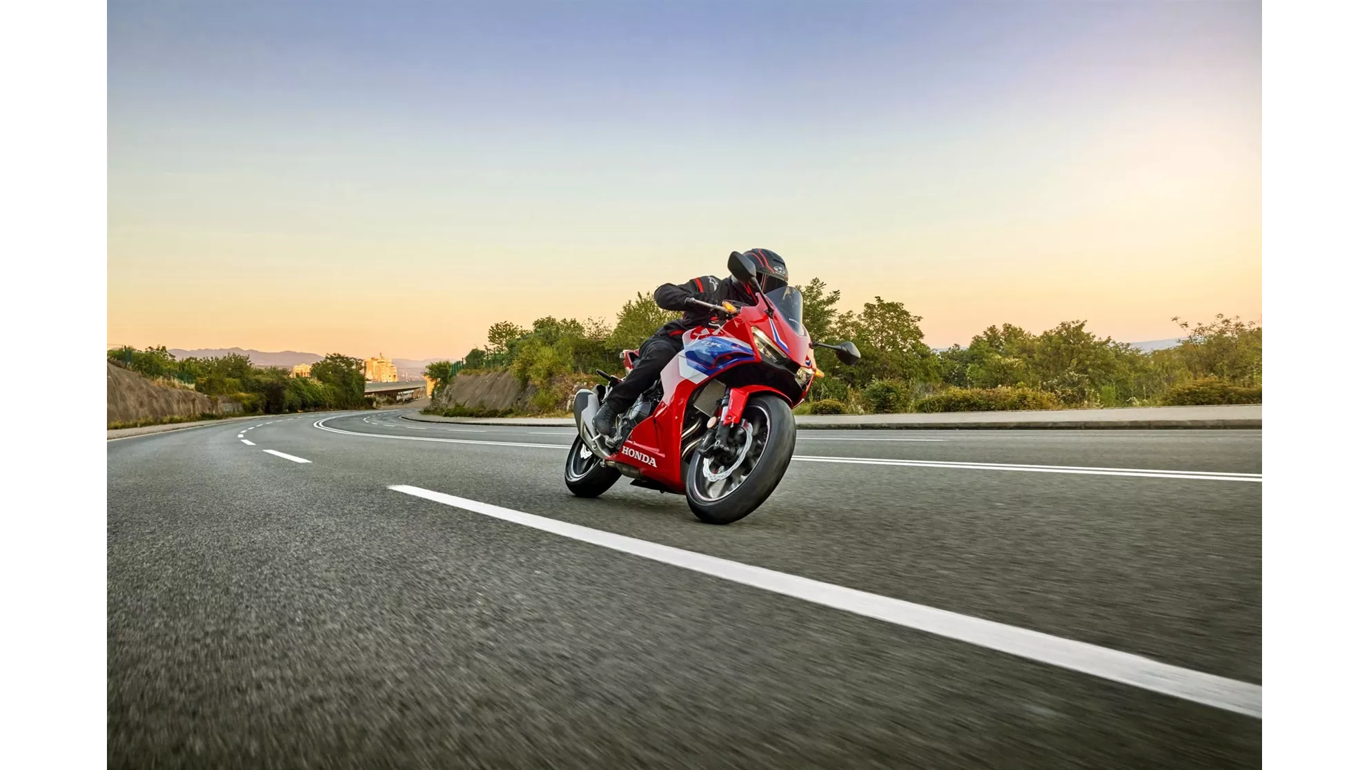 Honda CBR500R - Image 15 Honda CBR500R - Image 15