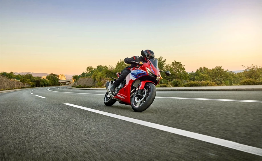 Honda CBR500R Bild 17: Honda CBR500R