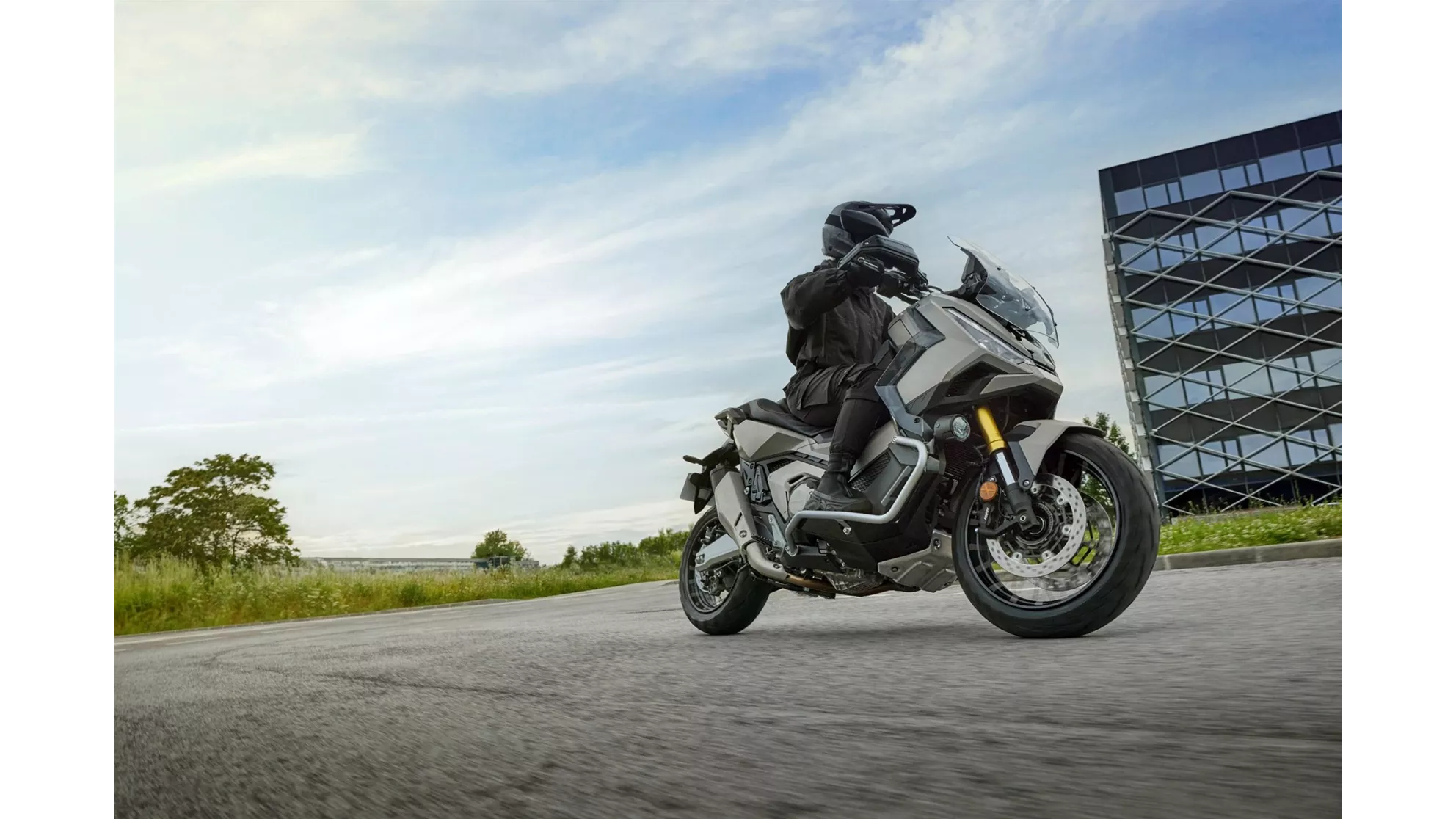 Honda X-ADV 2025 - Image 37 Honda X-ADV 2025 - Image 37