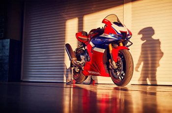 Honda CBR1000RR-R Fireblade 2025 - Bild 5 Honda CBR1000RR-R Fireblade 2025 - Bild 5