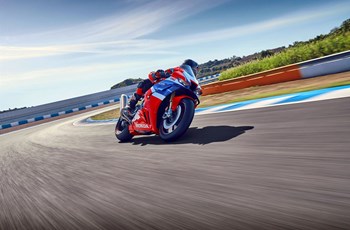 Honda CBR1000RR-R Fireblade SP 2025 - Bild 18 Honda CBR1000RR-R Fireblade SP 2025 - Bild 18
