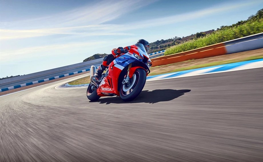 Honda CBR1000RR-R Fireblade SP Bild 17: Honda CBR1000RR-R Fireblade SP