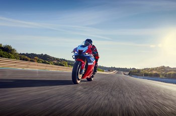 Honda CBR1000RR-R Fireblade SP 2025 - Bild 23 Honda CBR1000RR-R Fireblade SP 2025 - Bild 23