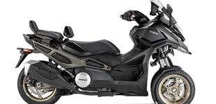 Suzuki GSX-R125 2025 vs Kymco CV3 550i ABS 2025 Suzuki GSX-R125 2025 vs Kymco CV3 550i ABS 2025