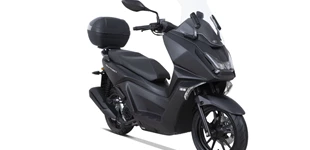 Kymco Sky Town 125i ABS 2025 vs Peugeot Pulsion 125 GT 2025 Kymco Sky Town 125i ABS 2025 vs Peugeot Pulsion 125 GT 2025