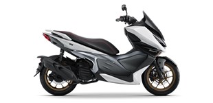 Aprilia SX 125 2024 vs Malaguti Madison 125 2025