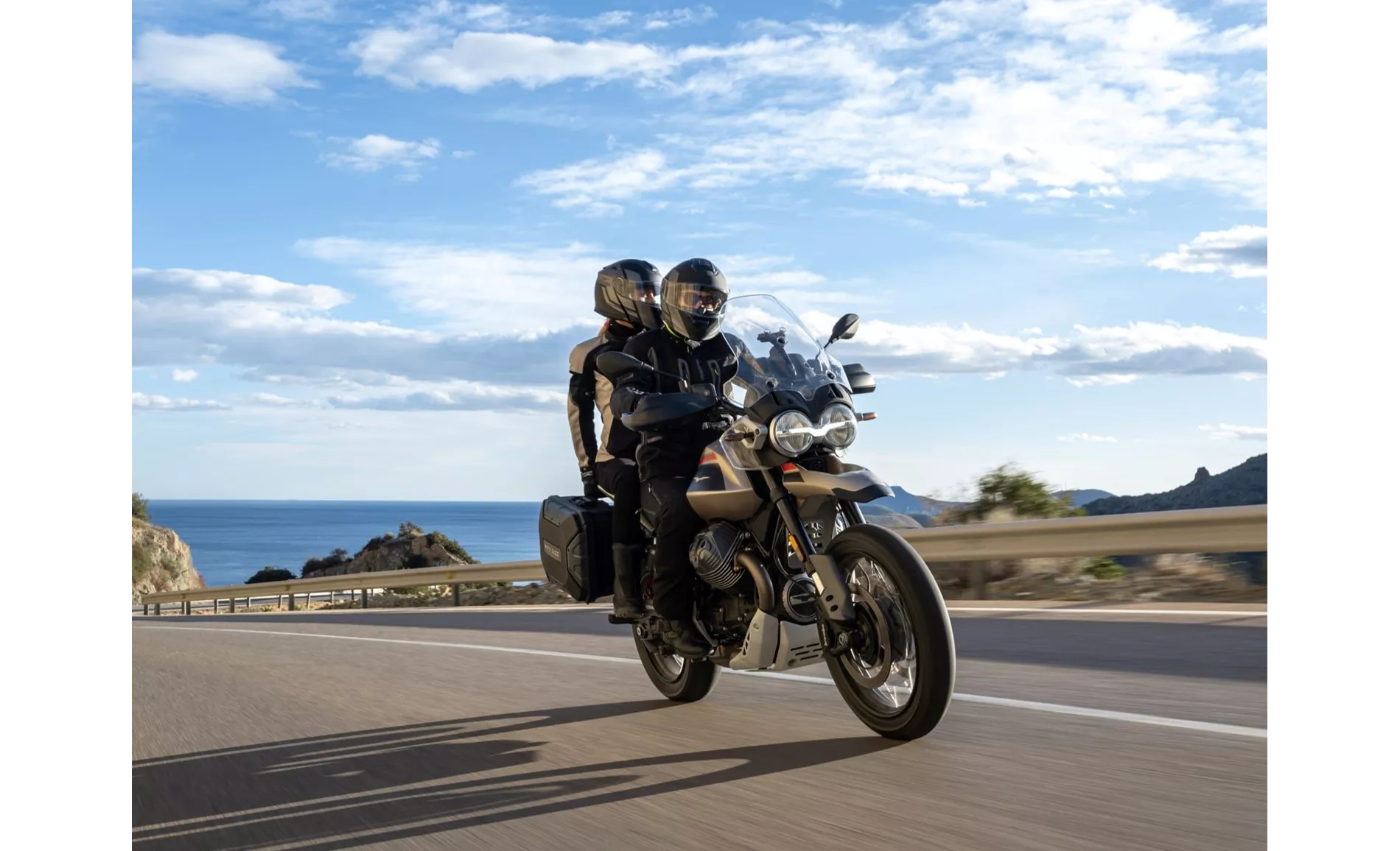 Moto Guzzi V85 TT Travel 2025 Moto Guzzi V85 TT Travel 2025