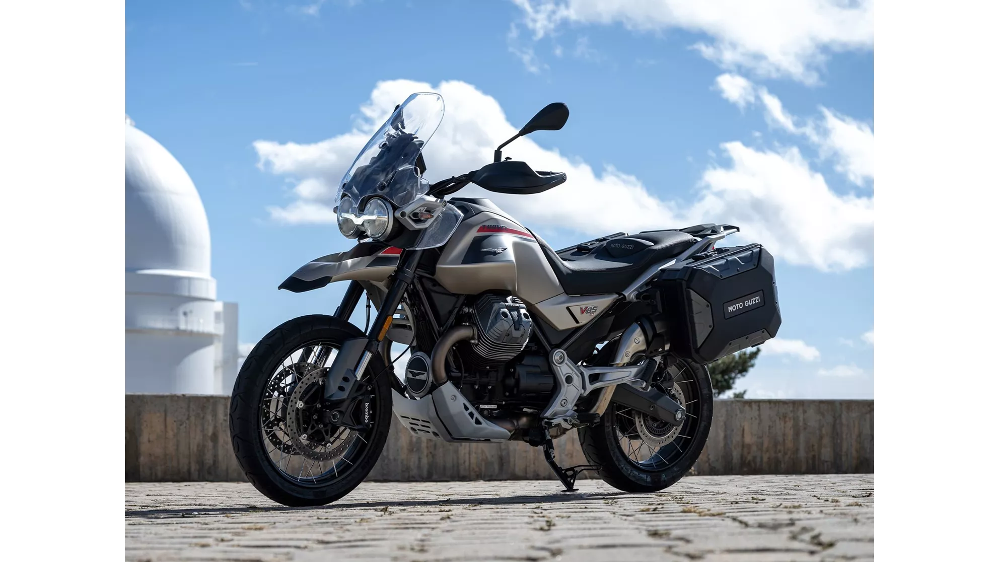 Moto Guzzi V85 TT Travel - Image 2 Moto Guzzi V85 TT Travel - Image 2