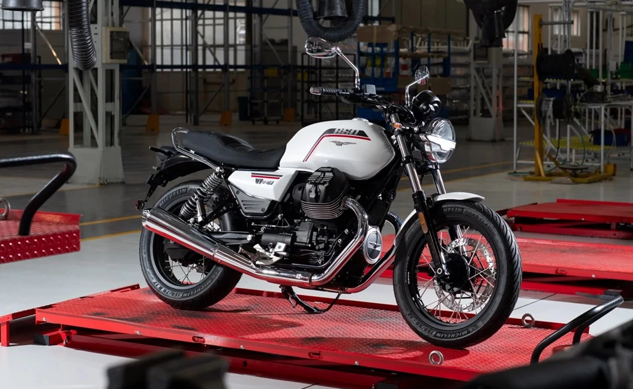 Moto Guzzi V7 Special Bild 2: Moto Guzzi V7 Special