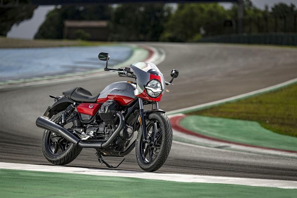 Moto Guzzi V7 Stone Corsa () - Bild 2