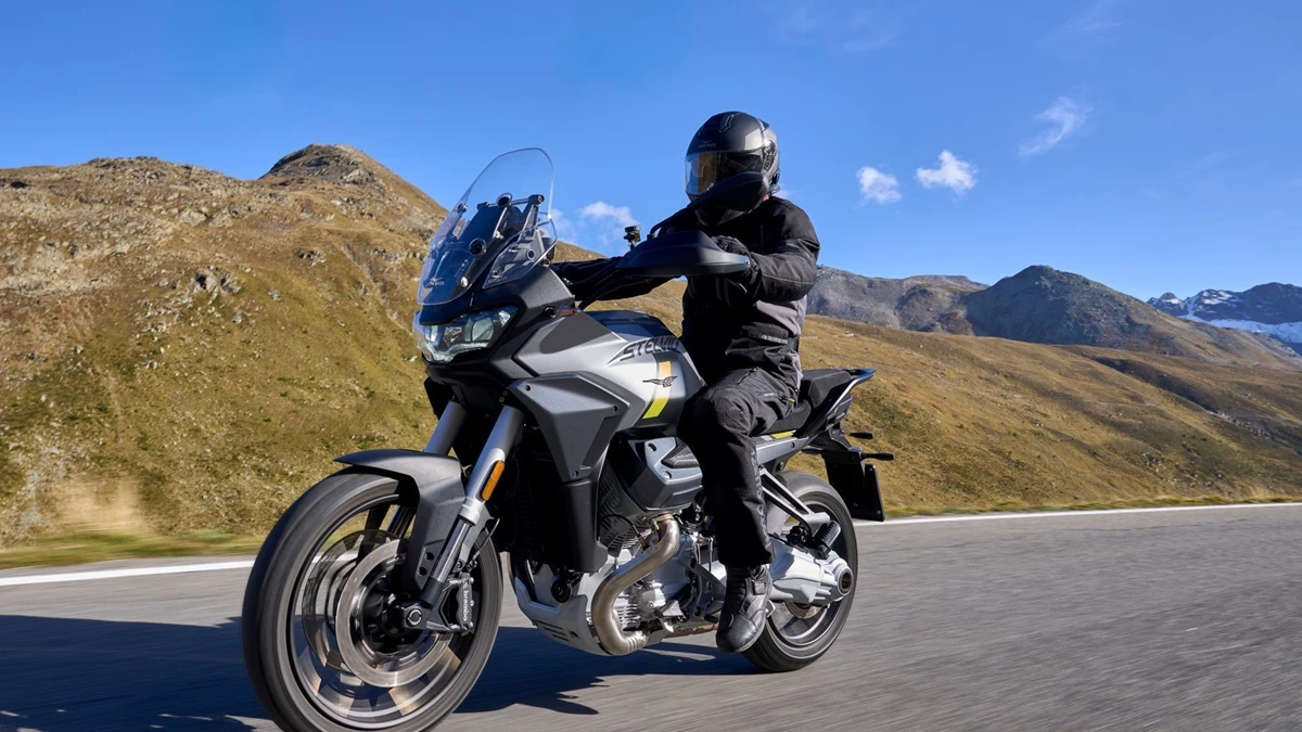 Moto Guzzi Stelvio Bild 16: Moto Guzzi Stelvio