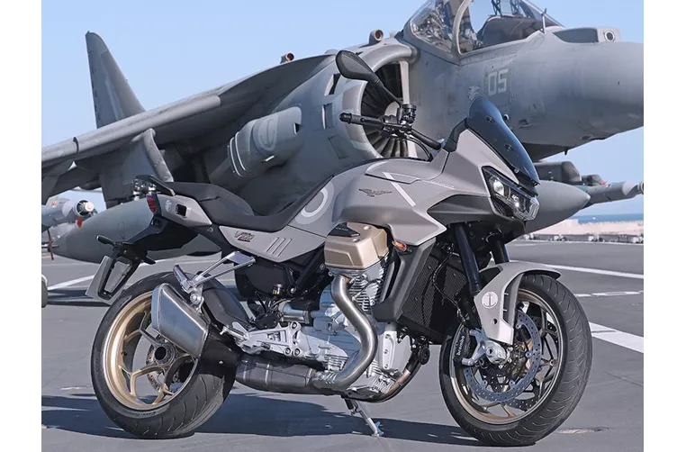 Moto Guzzi V100 Mandello Aviazione Navale 2025 Moto Guzzi V100 Mandello Aviazione Navale 2025