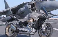 Moto Guzzi V100 Mandello Aviazione Navale 2025 - Bild 5 Moto Guzzi V100 Mandello Aviazione Navale 2025 - Bild 5