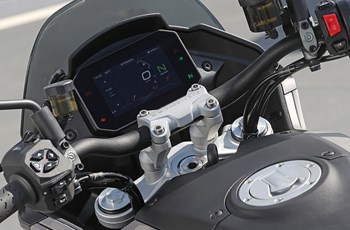 Moto Guzzi V100 Mandello Aviazione Navale 2025 - Bild 8