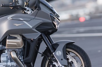 Moto Guzzi V100 Mandello Aviazione Navale 2025 - Bild 10