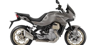 Moto Guzzi Stelvio PFF 2025 vs Moto Guzzi V100 Mandello Aviazione Navale 2025