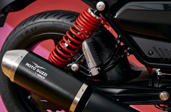 Moto Guzzi V7 Stone Ten 2025 - Bild 3