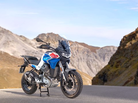 Moto Guzzi Stelvio Duecento Tributo 