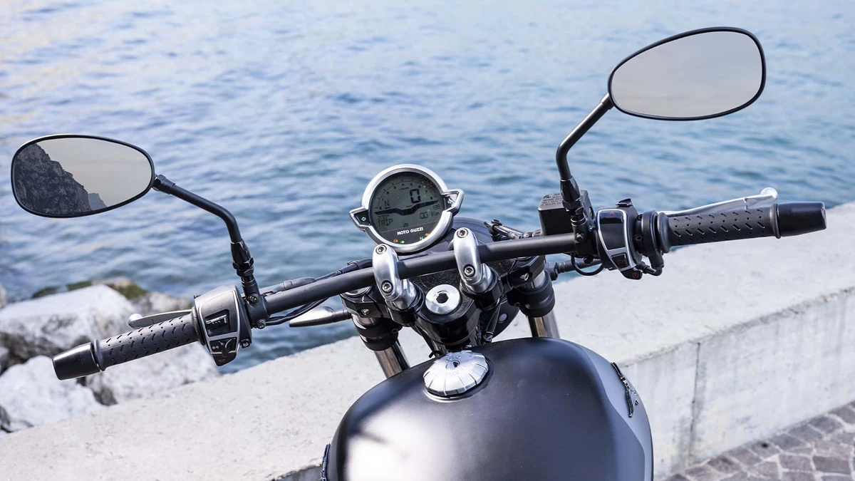 Moto Guzzi V9 Bobber Bild 7: Moto Guzzi V9 Bobber