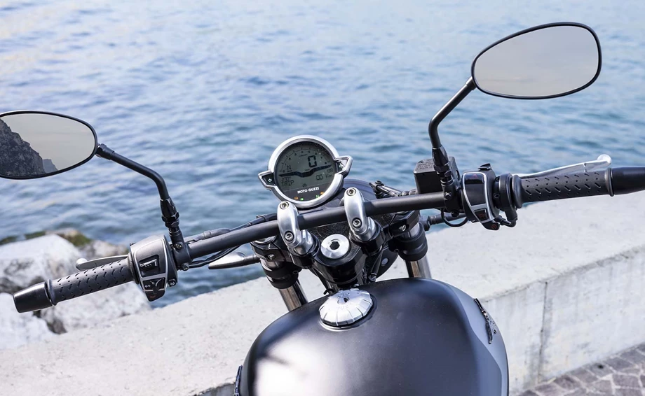 Moto Guzzi V9 Bobber Bild 7: Moto Guzzi V9 Bobber