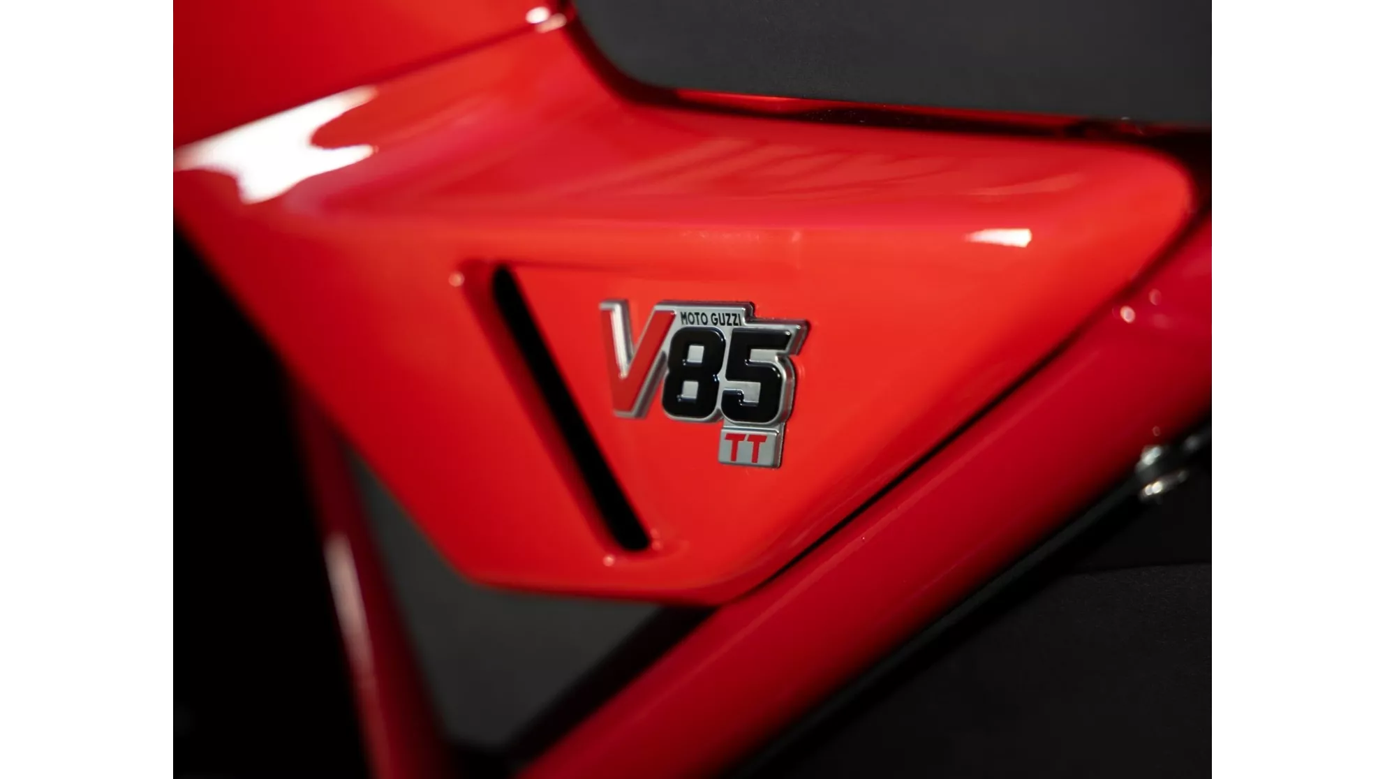 Moto Guzzi V85 TT - Image 3 Moto Guzzi V85 TT - Image 3