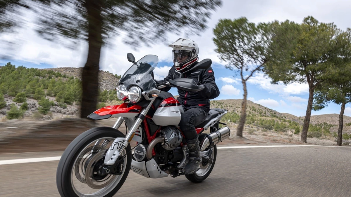 Moto Guzzi V85 TT Bild 7: Moto Guzzi V85 TT