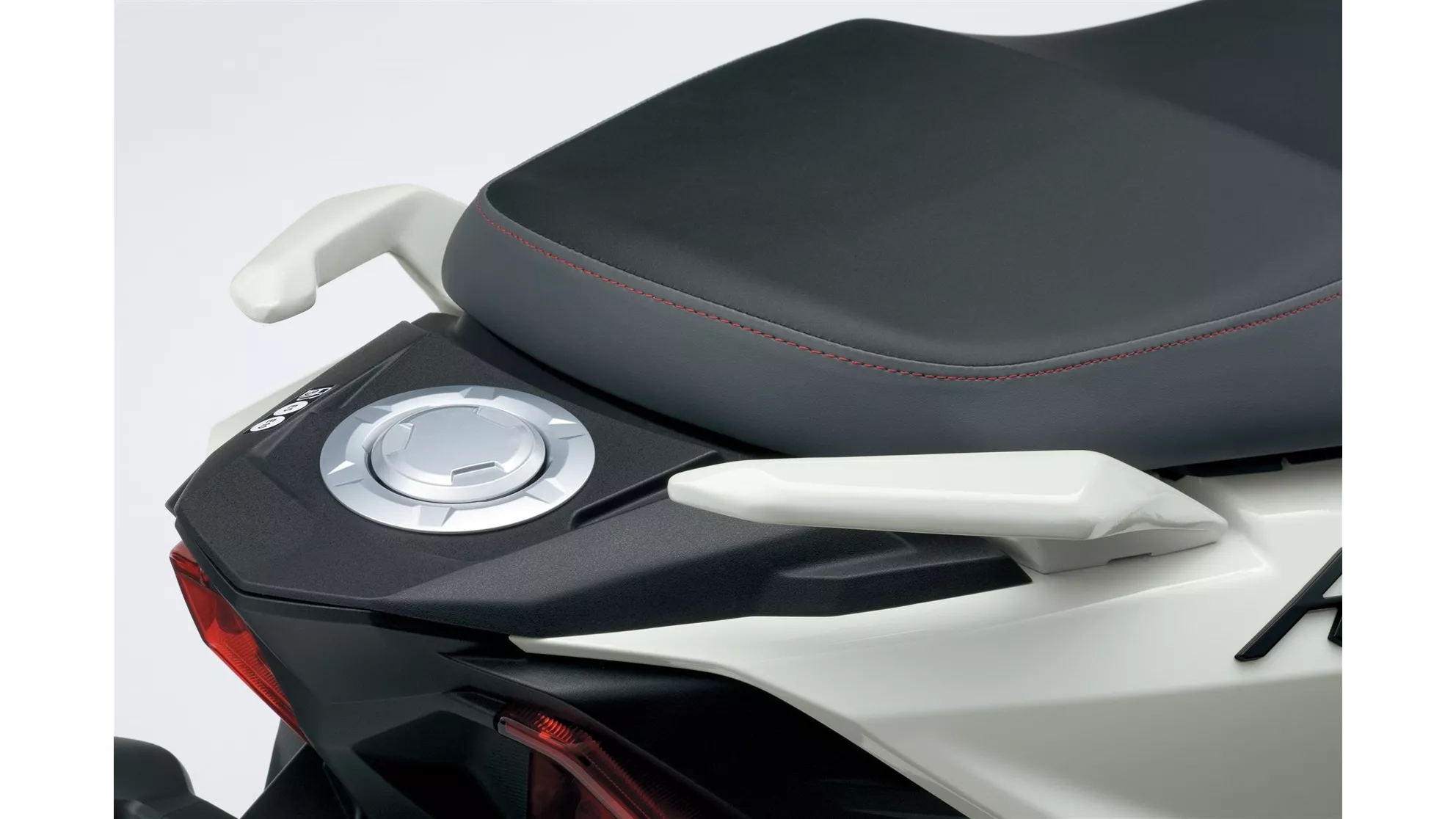 Suzuki Avenis 125 - Image 11 Suzuki Avenis 125 - Image 11