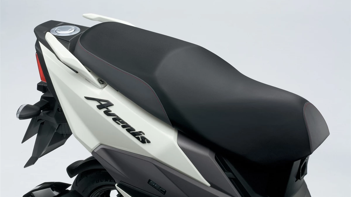 Suzuki Avenis 125 Bild 13: Suzuki Avenis 125