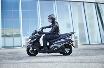 Suzuki Burgman Street 125EX 2025 - Bild 14 Suzuki Burgman Street 125EX 2025 - Bild 14