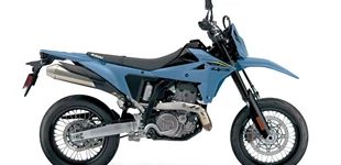 KTM 690 Enduro R 2018 vs Suzuki DR-Z4SM 2025 KTM 690 Enduro R 2018 vs Suzuki DR-Z4SM 2025