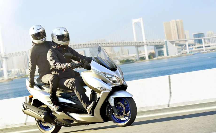 Suzuki Burgman 400 Bild 2: Suzuki Burgman 400