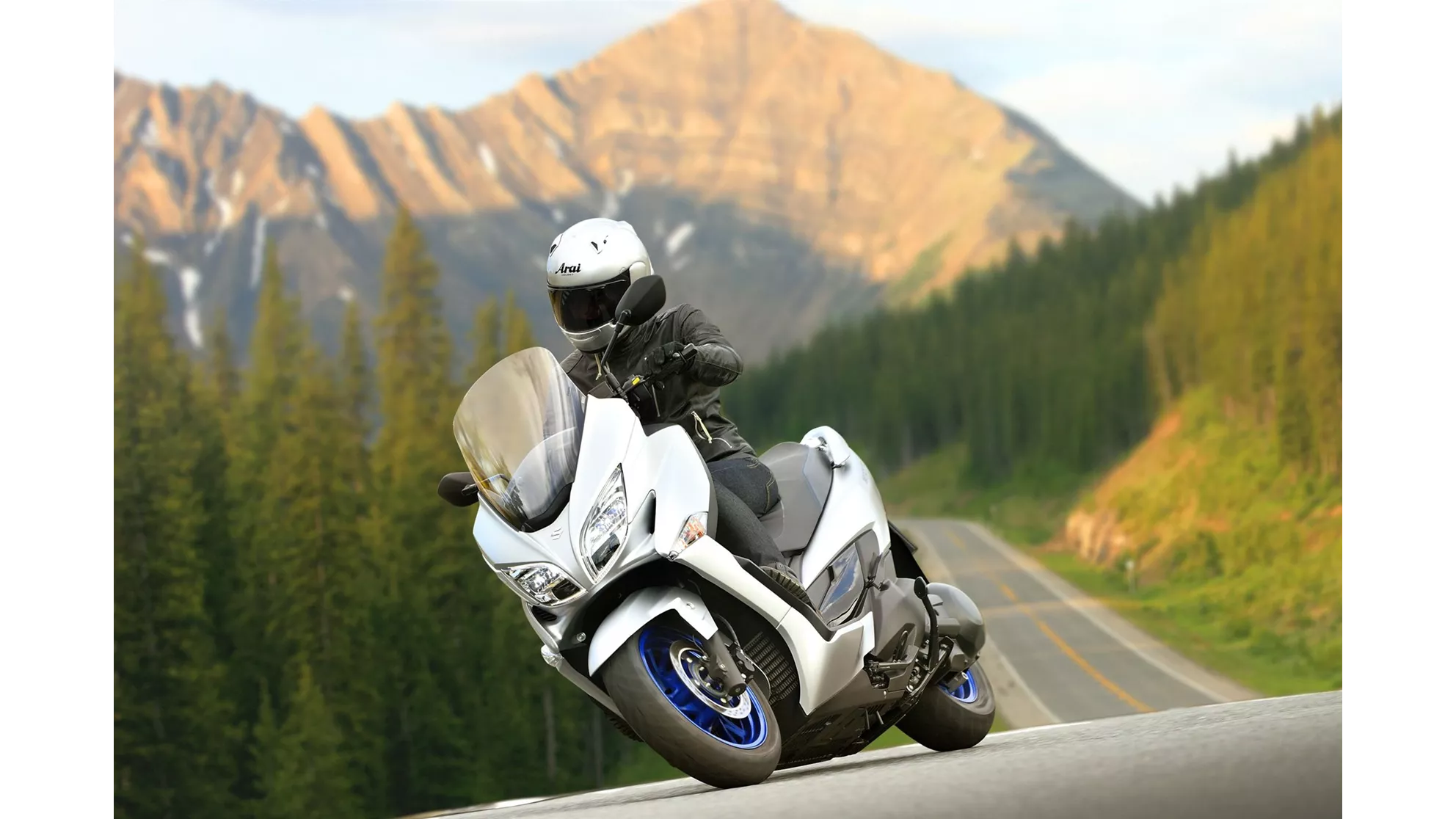 Suzuki Burgman 400 - Image 4 Suzuki Burgman 400 - Image 4