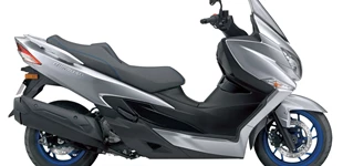Suzuki Burgman 400 2025 vs Suzuki Burgman 650 Executive 2009 Suzuki Burgman 400 2025 vs Suzuki Burgman 650 Executive 2009