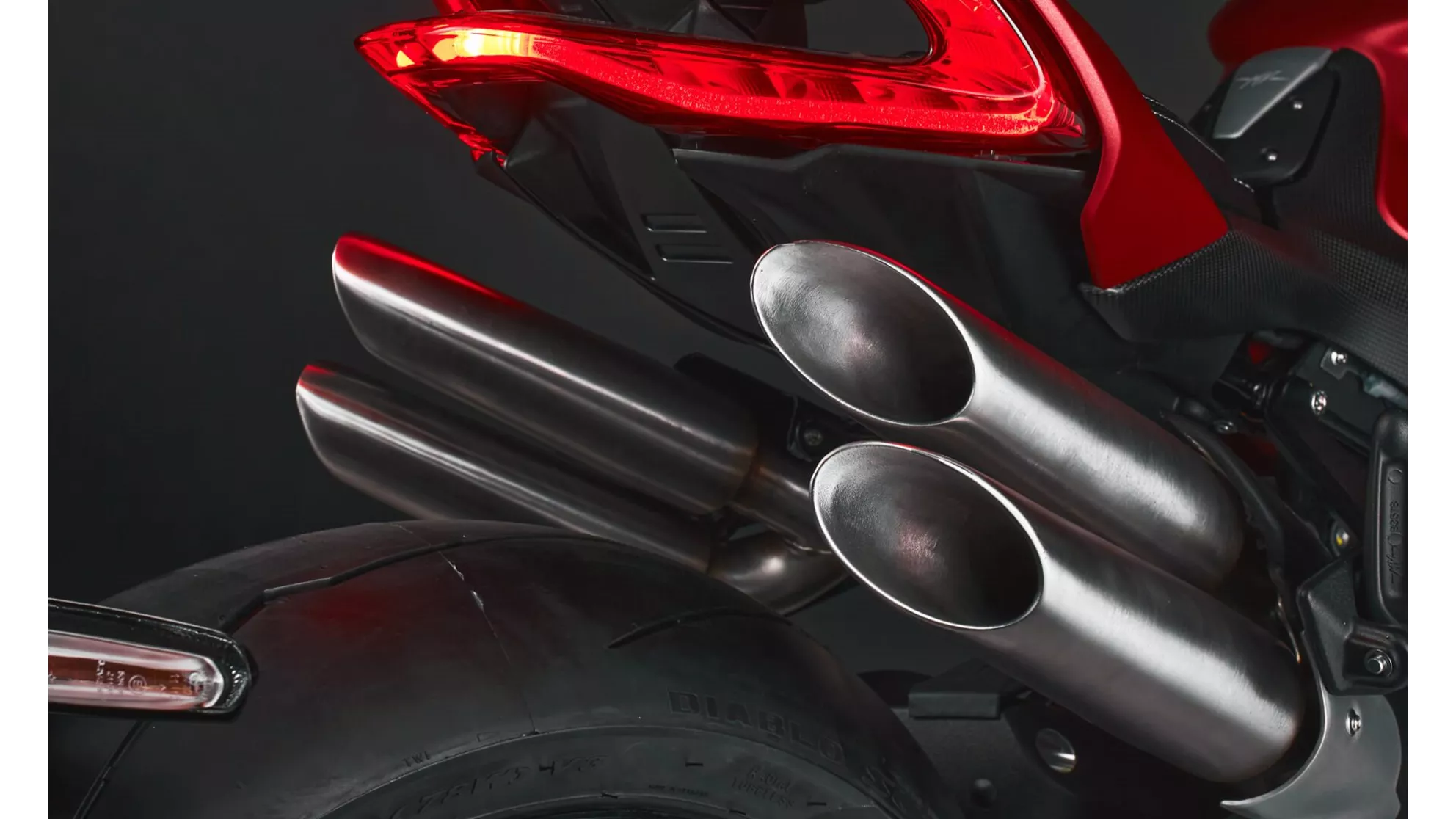 MV Agusta Brutale 1000 RR - Image 7 MV Agusta Brutale 1000 RR - Image 7