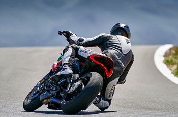 MV Agusta Dragster 800 RC SCS 2025 - Bild 9