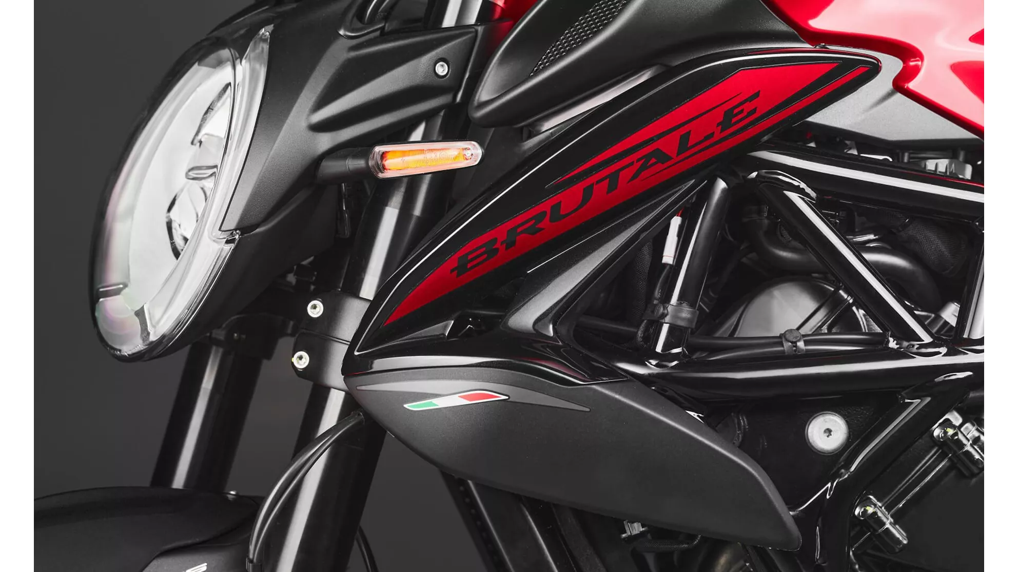 MV Agusta Brutale 800 R - Image 14 MV Agusta Brutale 800 R - Image 14