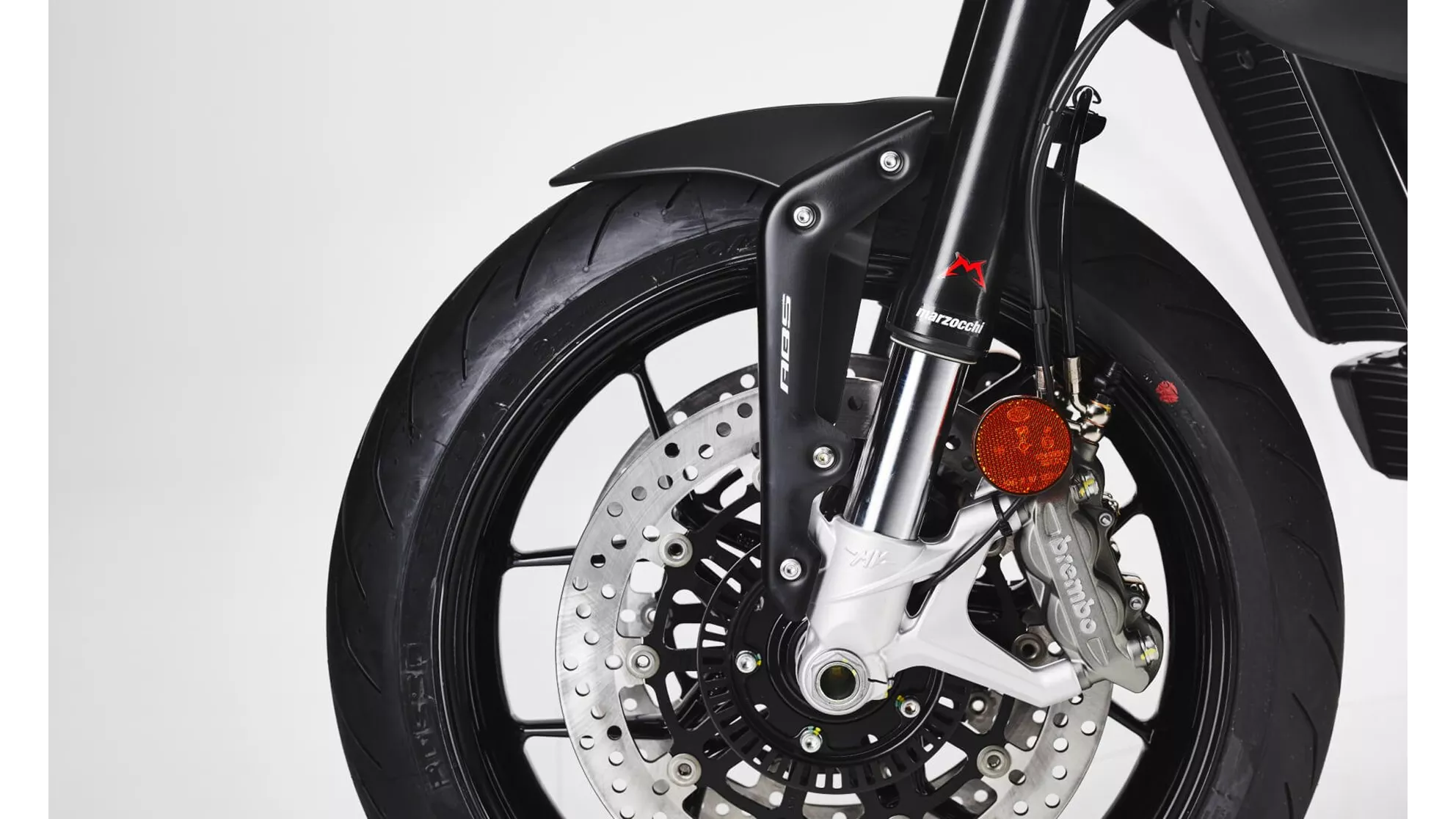 MV Agusta Dragster 800 R - Image 5 MV Agusta Dragster 800 R - Image 5