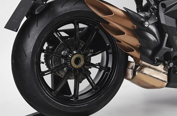 MV Agusta Dragster 800 R 2025 - Bild 13