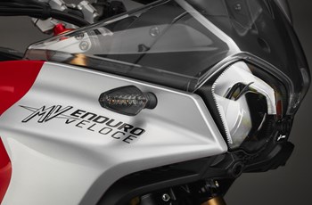 MV Agusta Enduro Veloce 2025 - Bild 9