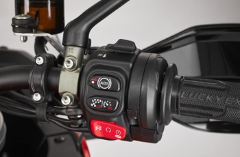 MV Agusta Enduro Veloce 2025 - Bild 10