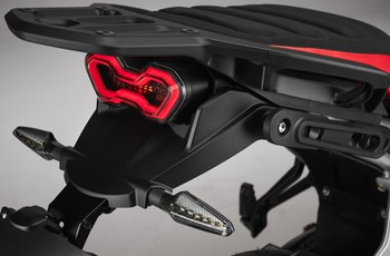 MV Agusta Enduro Veloce 2025 - Bild 21