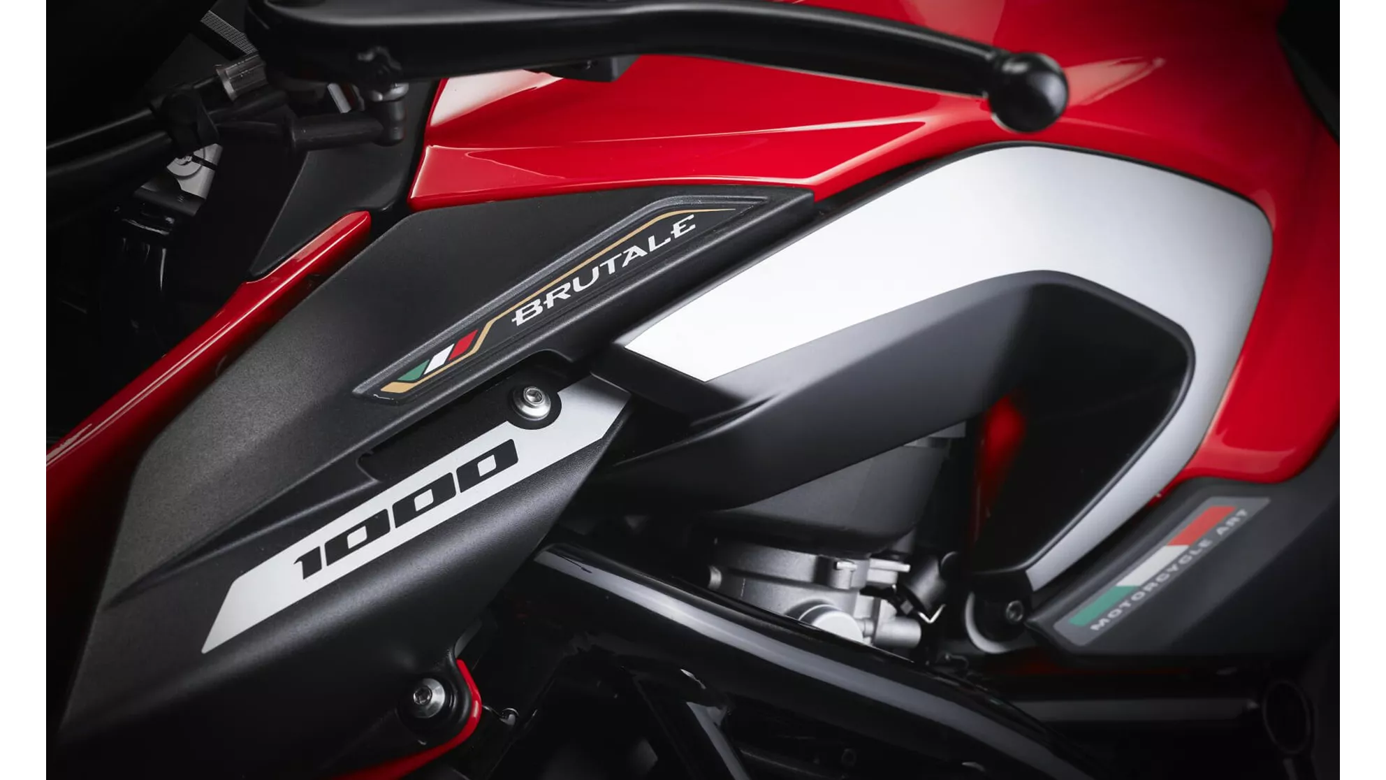 MV Agusta Brutale 1000 Ottantesimo - Slika 10 MV Agusta Brutale 1000 Ottantesimo - Slika 10