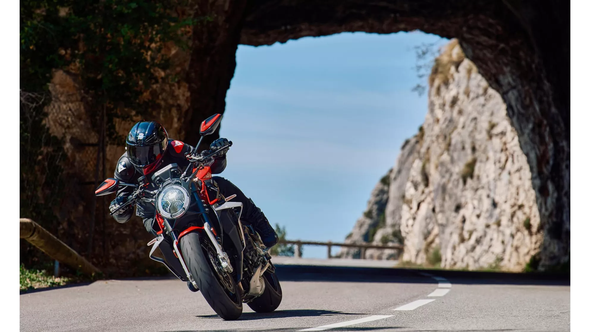 MV Agusta Brutale 1000 Ottantesimo - Slika 6 MV Agusta Brutale 1000 Ottantesimo - Slika 6