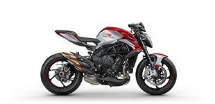 Triumph Speed Triple 1200 RS 2025 vs MV Agusta Brutale 800 RR 2025