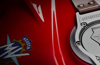 MV Agusta Superveloce 800 2025 - Bild 15 MV Agusta Superveloce 800 2025 - Bild 15