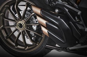 MV Agusta Turismo Veloce 800 Lusso SCS 2025 - Bild 14 MV Agusta Turismo Veloce 800 Lusso SCS 2025 - Bild 14