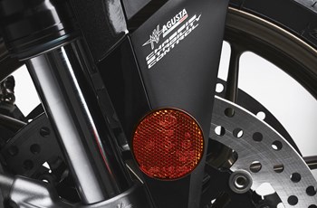 MV Agusta Turismo Veloce 800 Lusso SCS 2025 - Bild 15 MV Agusta Turismo Veloce 800 Lusso SCS 2025 - Bild 15