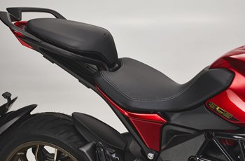 MV Agusta Turismo Veloce 800 Lusso SCS 2025 - Bild 24 MV Agusta Turismo Veloce 800 Lusso SCS 2025 - Bild 24