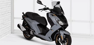 Kymco Sky Town 125i ABS 2025 vs Peugeot Pulsion 125 GT 2025 Kymco Sky Town 125i ABS 2025 vs Peugeot Pulsion 125 GT 2025