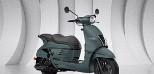 Peugeot Django 50 Classic Shadow 2025 vs Peugeot Kisbee SE 2025